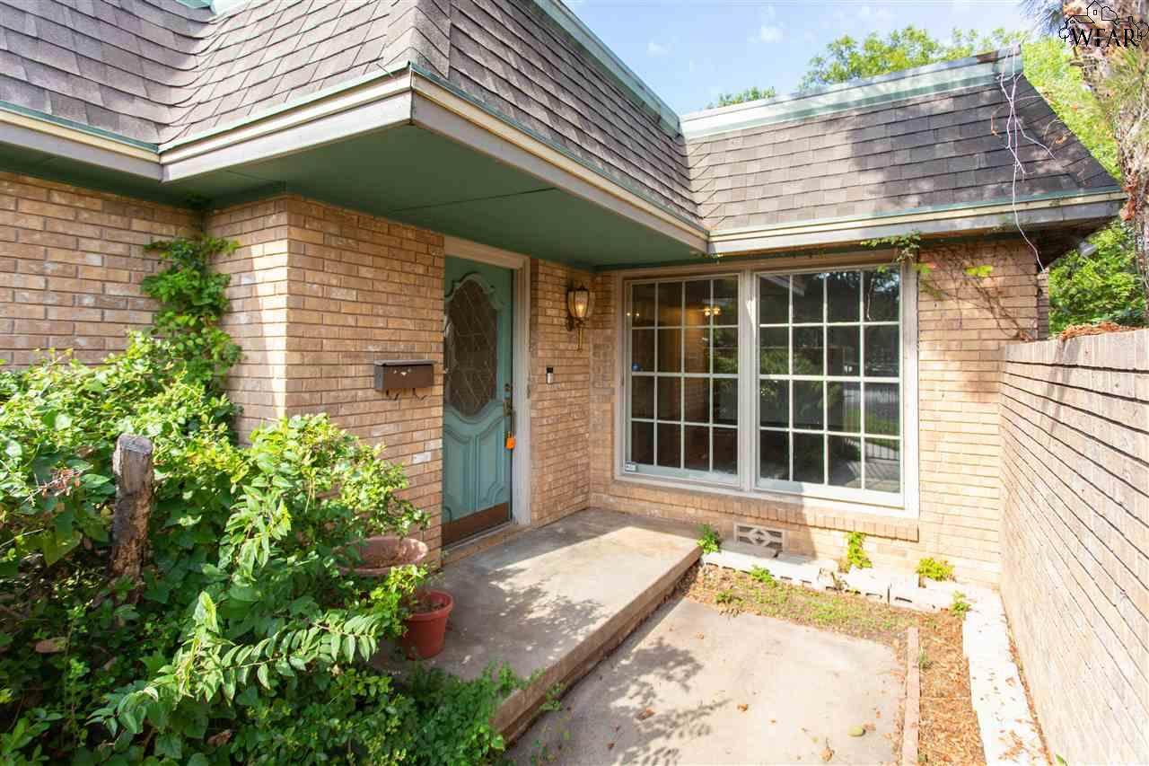 2414 Lou Lane - Photo 1