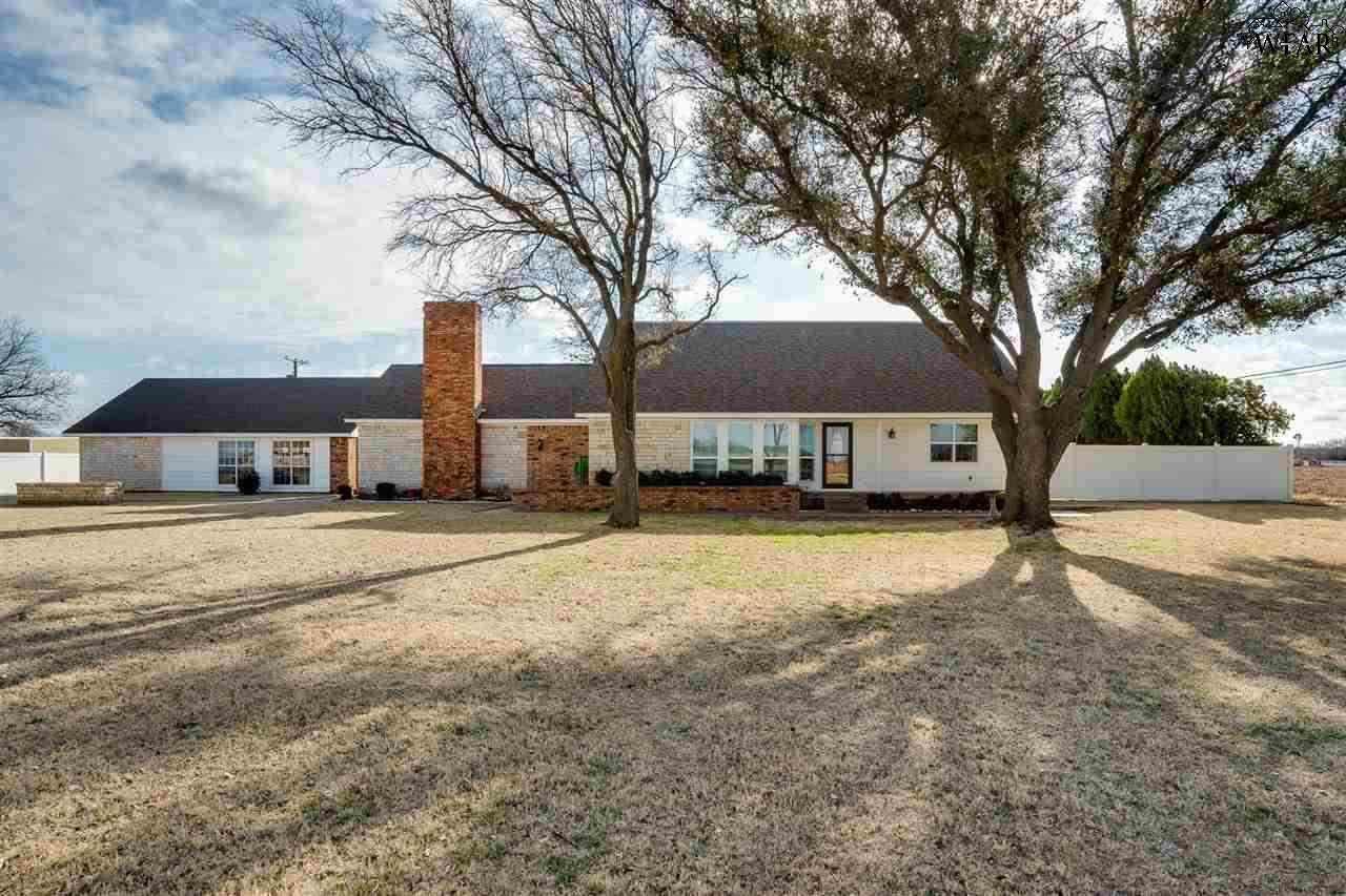 451 Wellington Lane - Photo 1