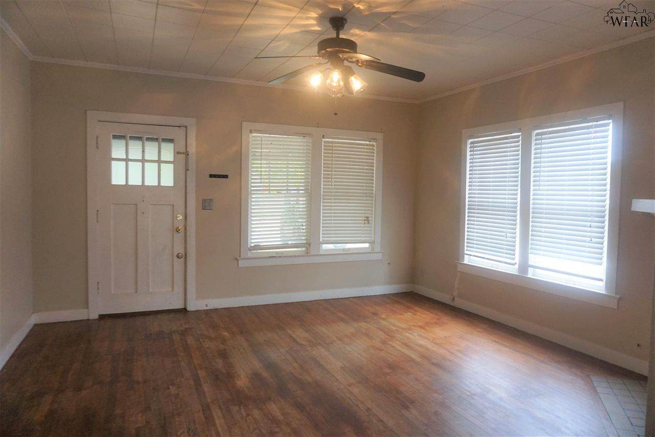 1672 Dayton Avenue - Photo 1