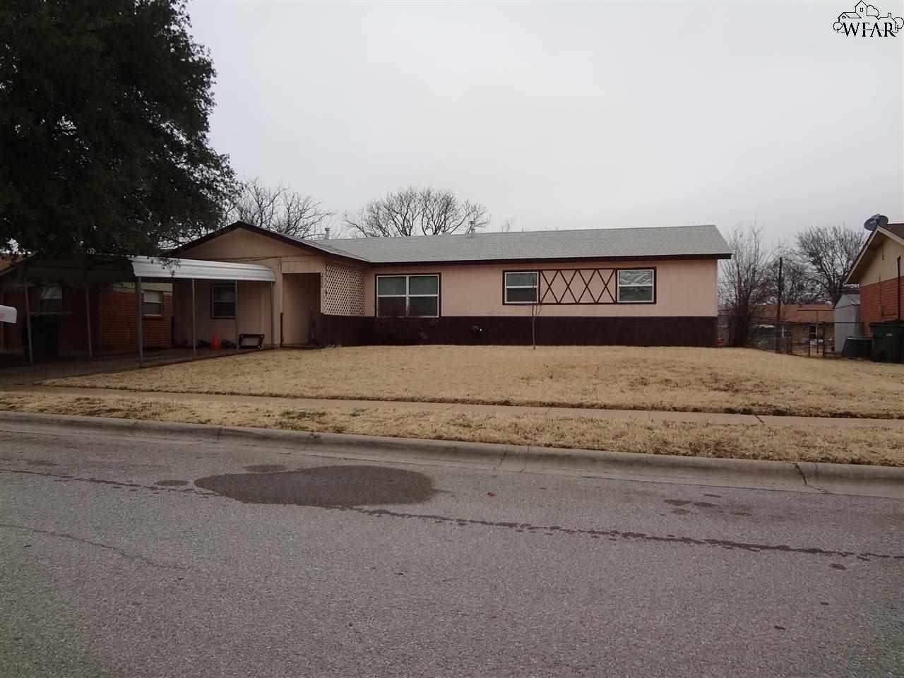 2808 Parkview Drive - Photo 1