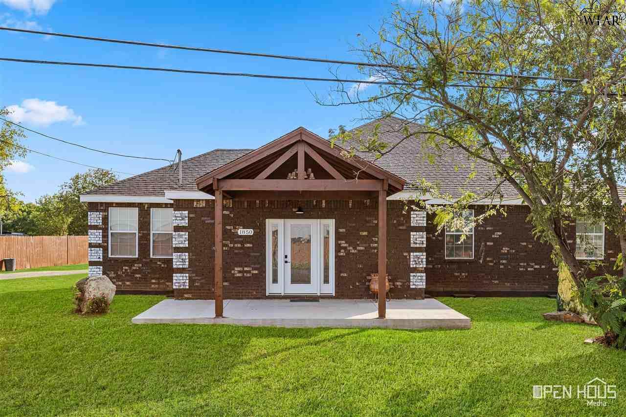 1850 Pecanway Drive - Photo 1