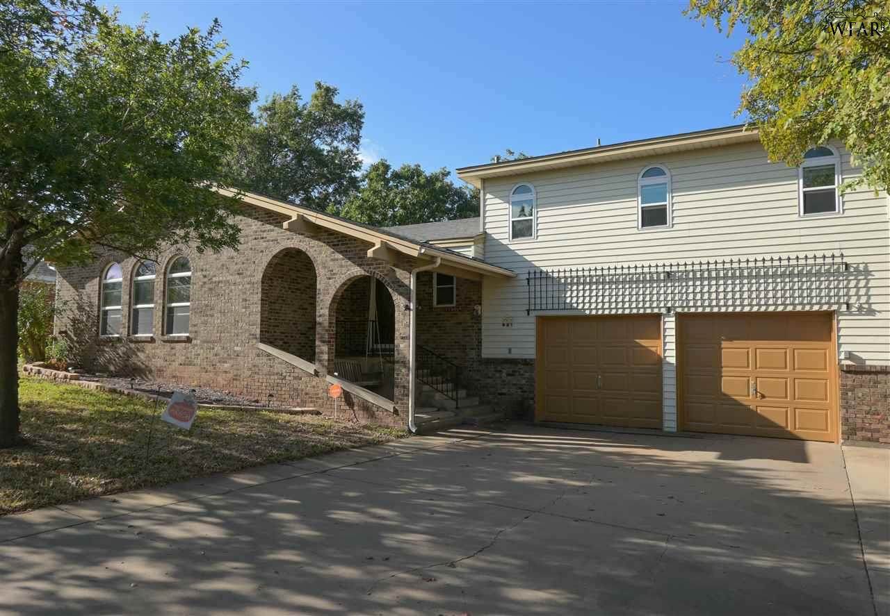 2404 Picadilly Lane - Photo 1