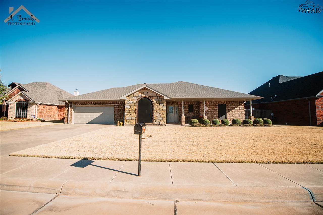 1007 Corbin Drive - Photo 1