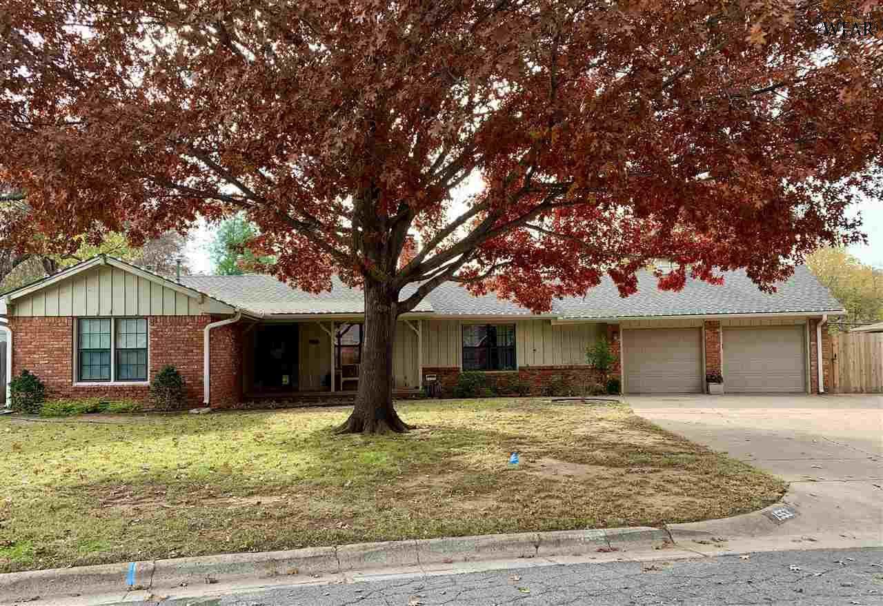 1553 Singleton Avenue - Photo 1