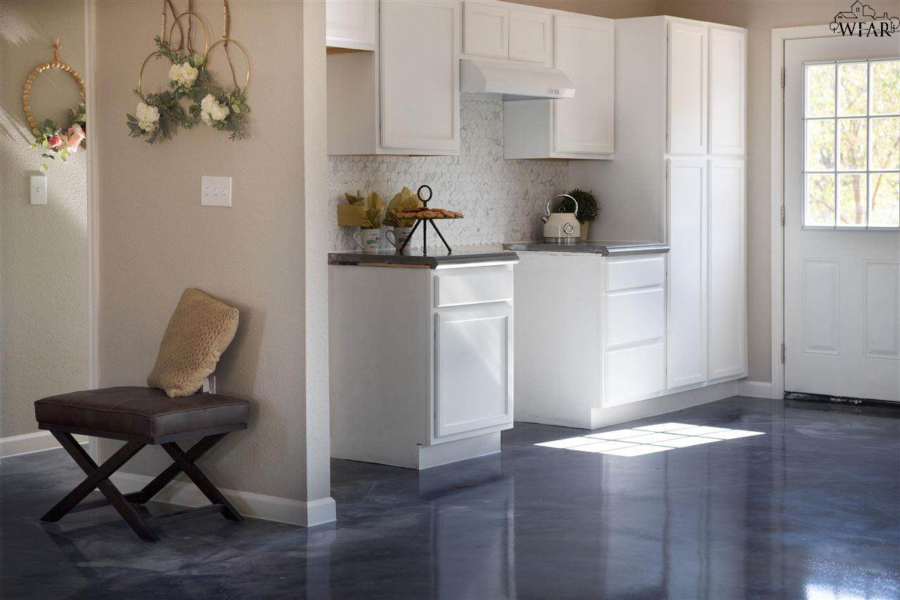 101 Cypress Avenue - Photo 1