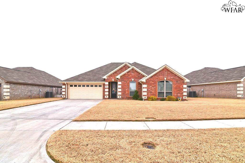 4806 Falcon Crest - Photo 1
