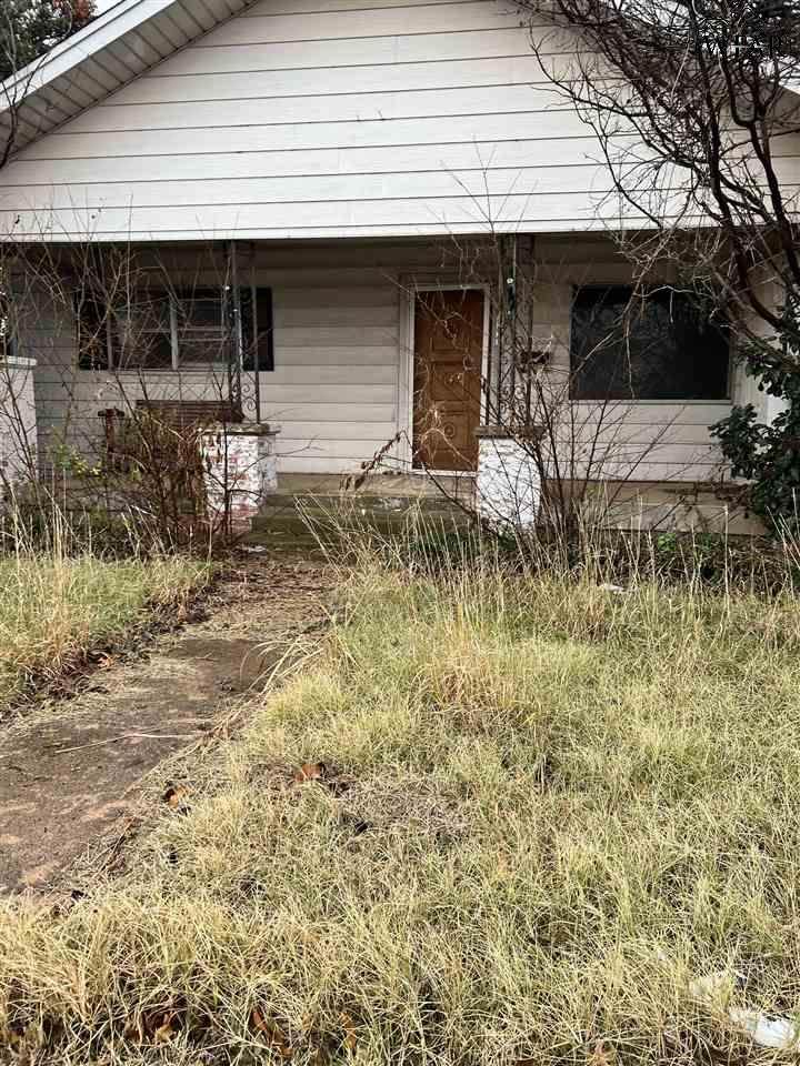 609 11TH STREET - Photo 1