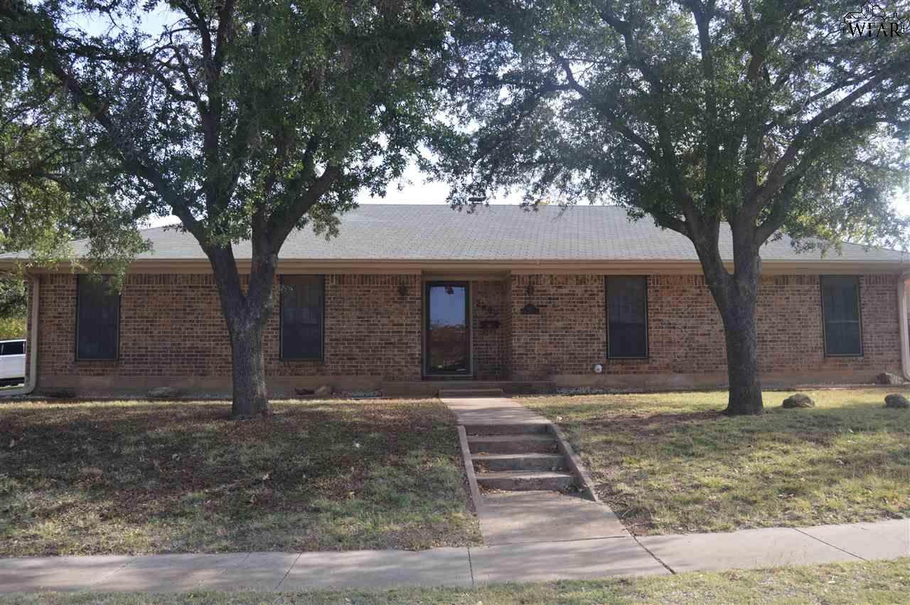 2401 Leighton Circle - Photo 1