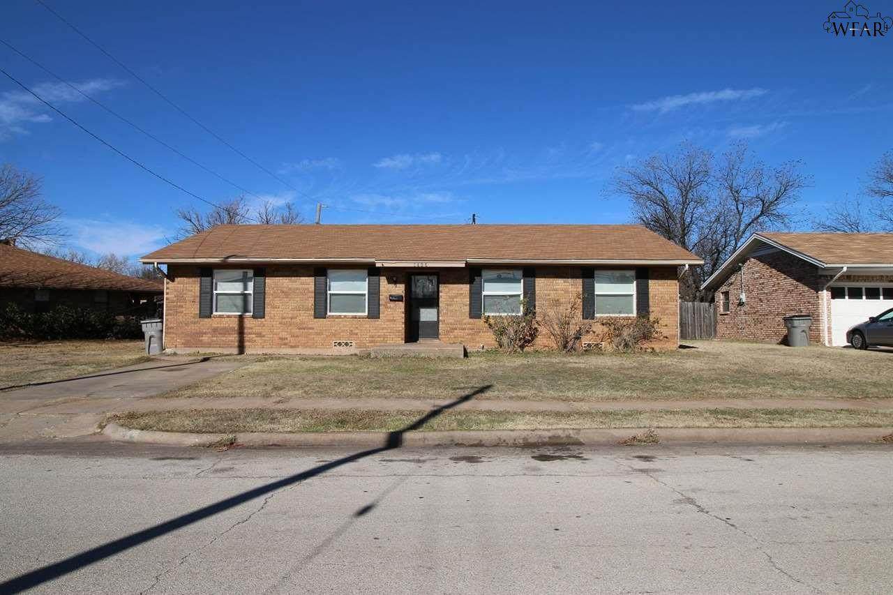 1406 Christine Road - Photo 1