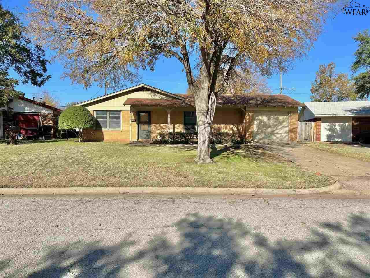 4618 Dennis Boulevard - Photo 1