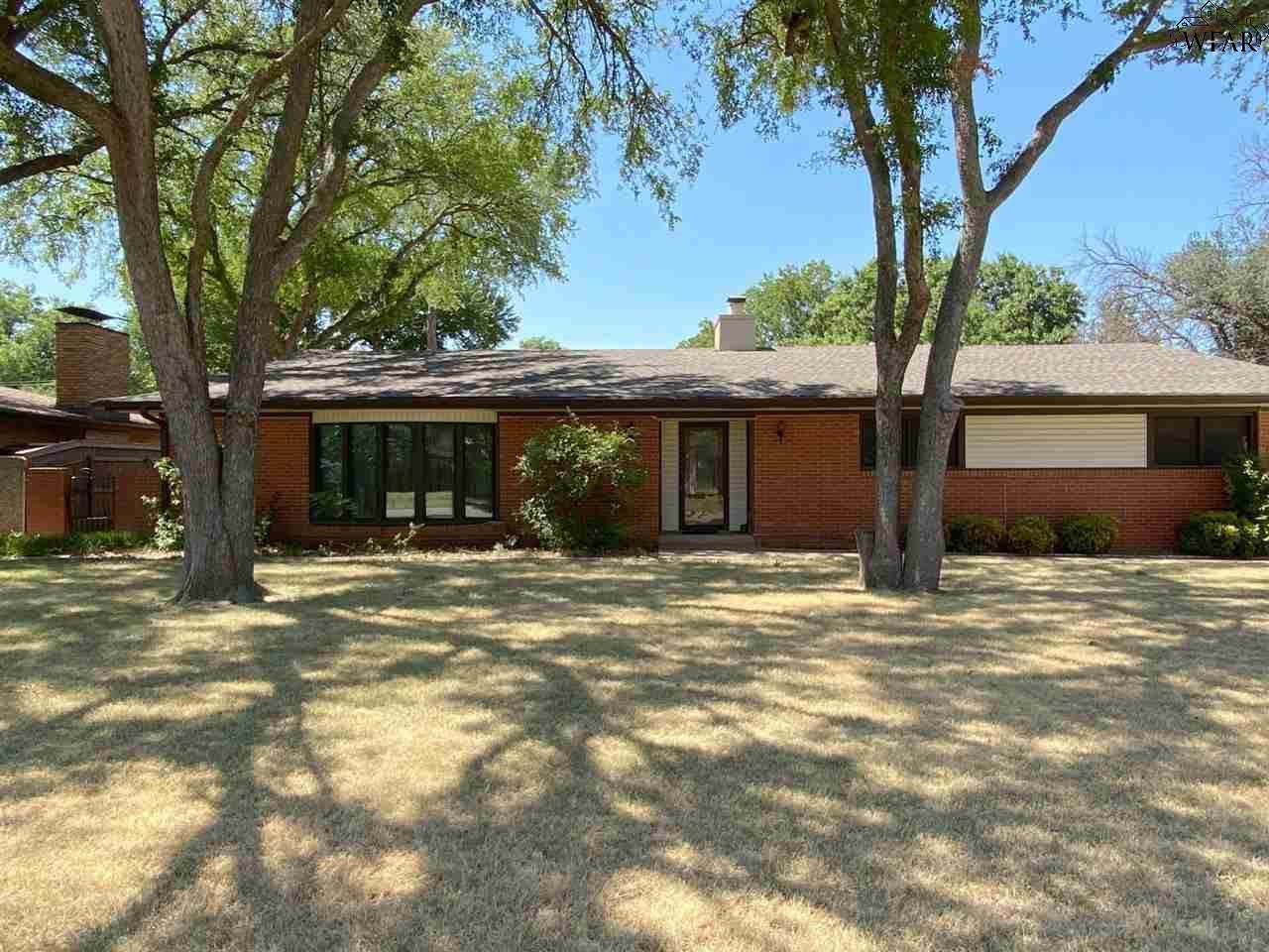 2612 Amherst Drive - Photo 1