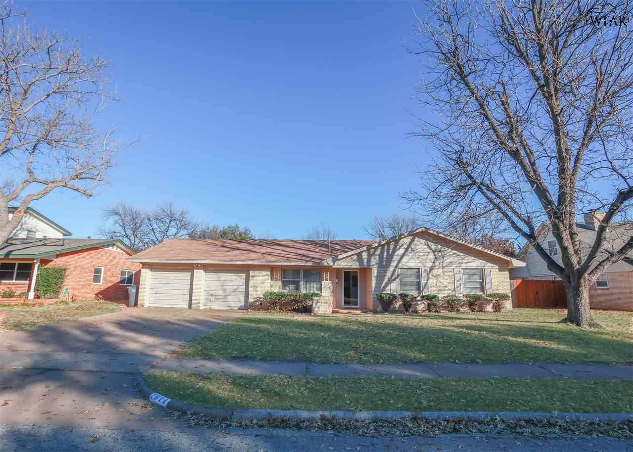 2811 Barrywood Drive - Photo 1