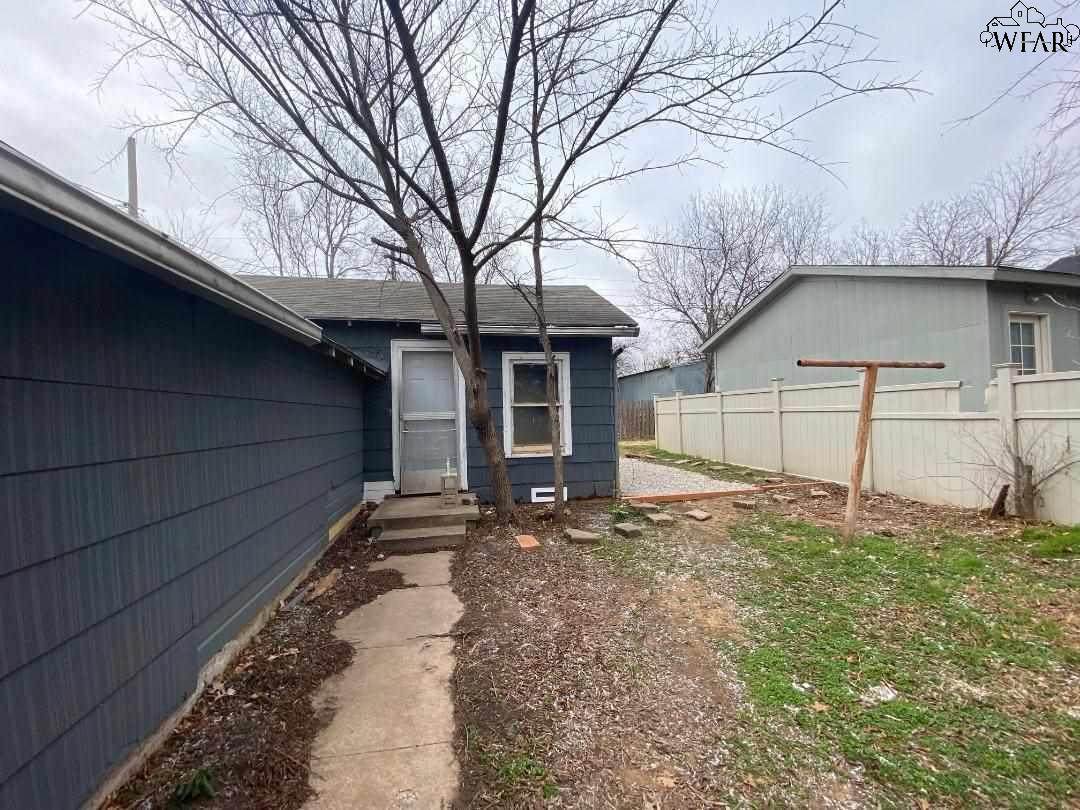 2102 B Jones Street - Photo 1