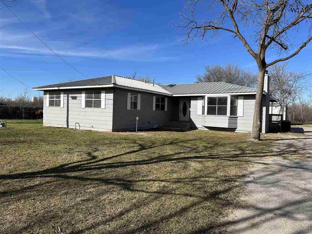 1621 Hampton Road - Photo 1