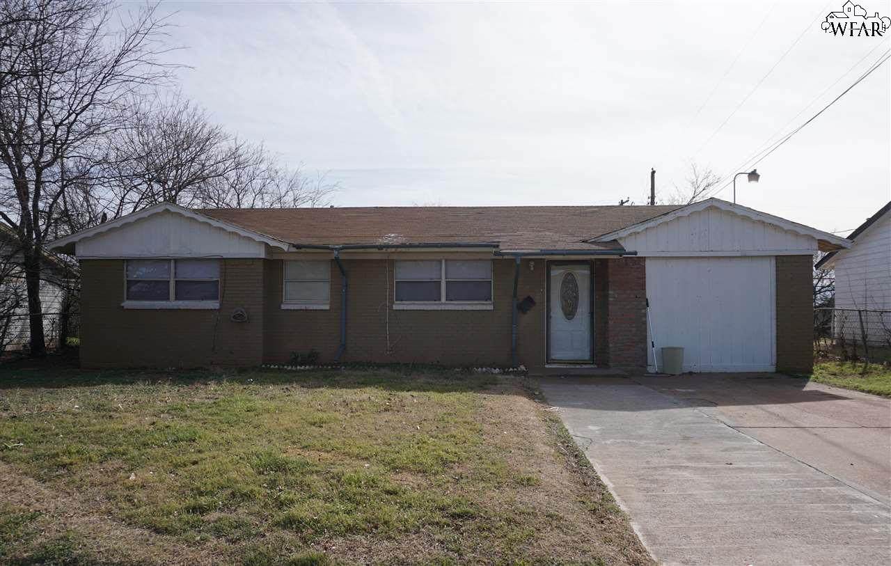 2723 Roanoke Drive - Photo 1