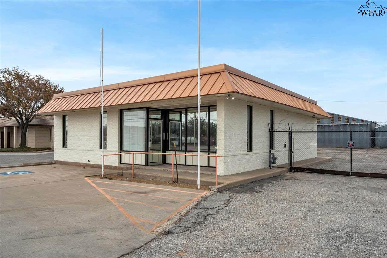 4607 Jacksboro Highway - Photo 1