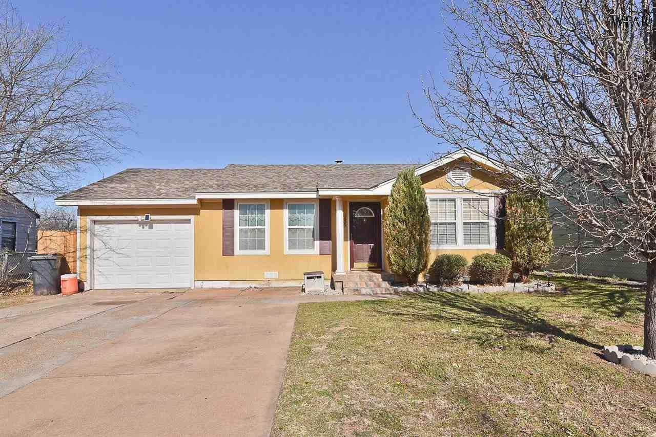 1609 Lucas Avenue - Photo 1