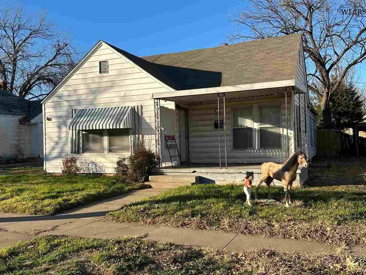 2906 Avenue L - Photo 1