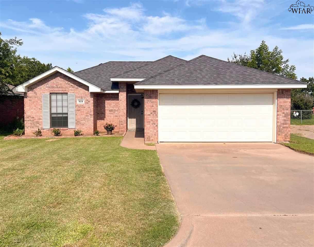818 Oak Street - Photo 1
