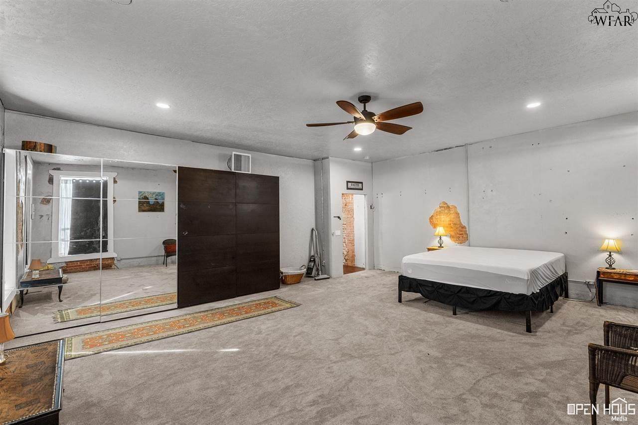 101 Waggoner Street - Photo 1