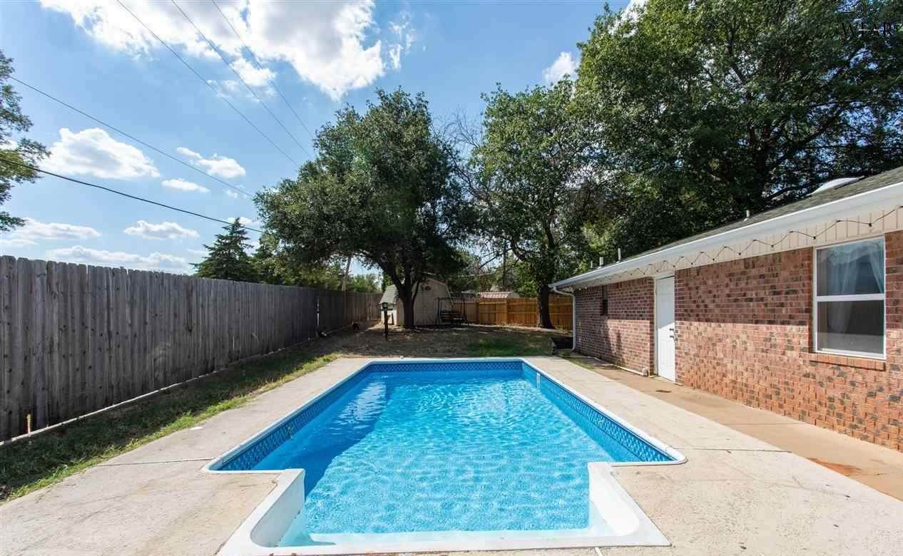 8 Chanute Circle - Photo 1