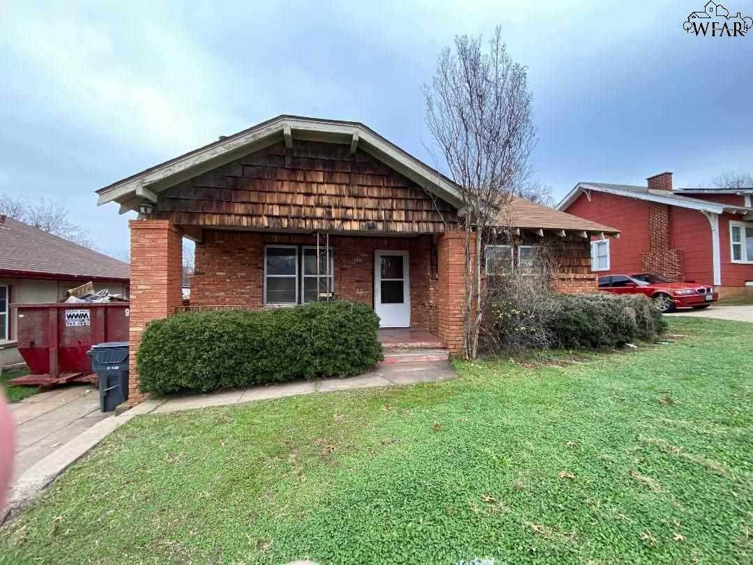 1609 Beverly Drive - Photo 1