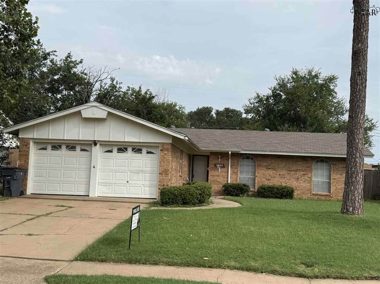 4902 Kitty Street - Photo 1