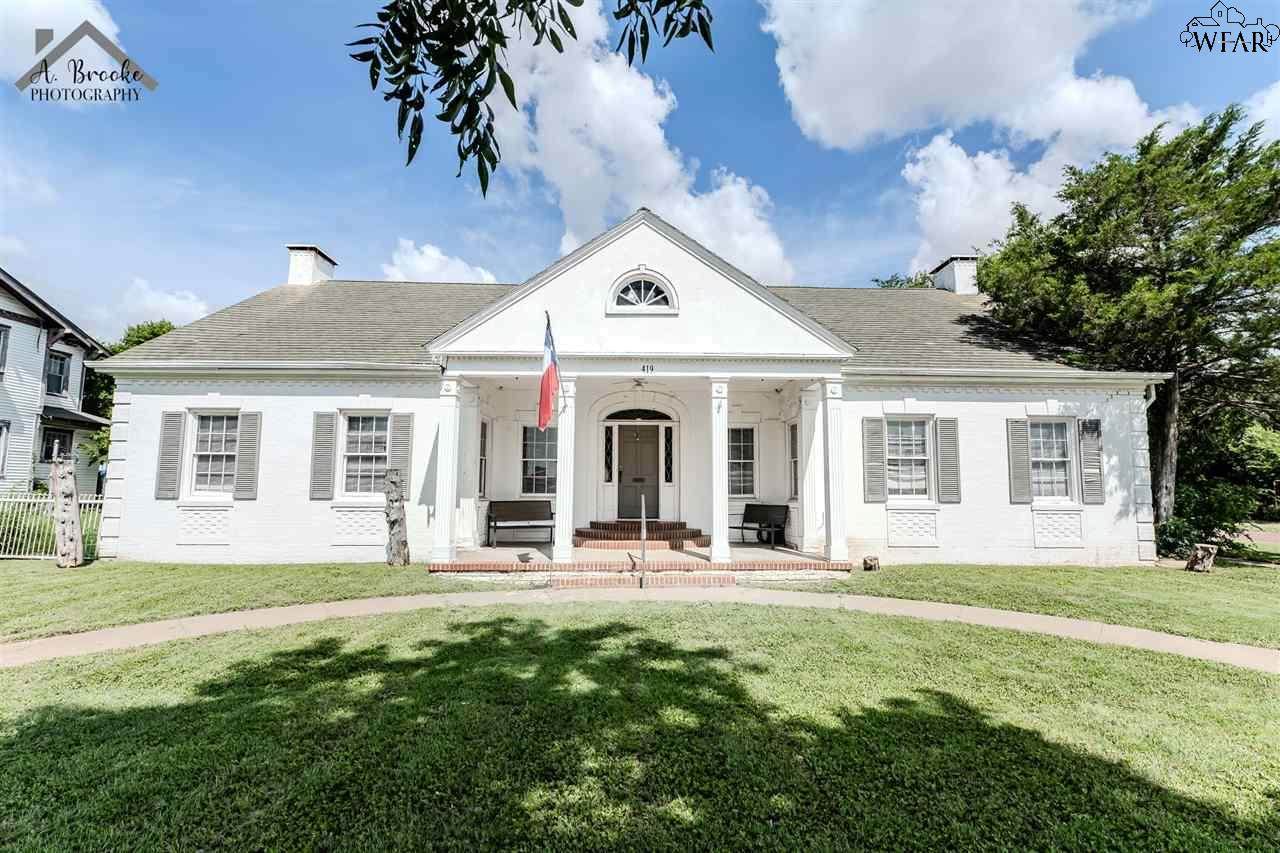 419 Waggoner Street - Photo 1