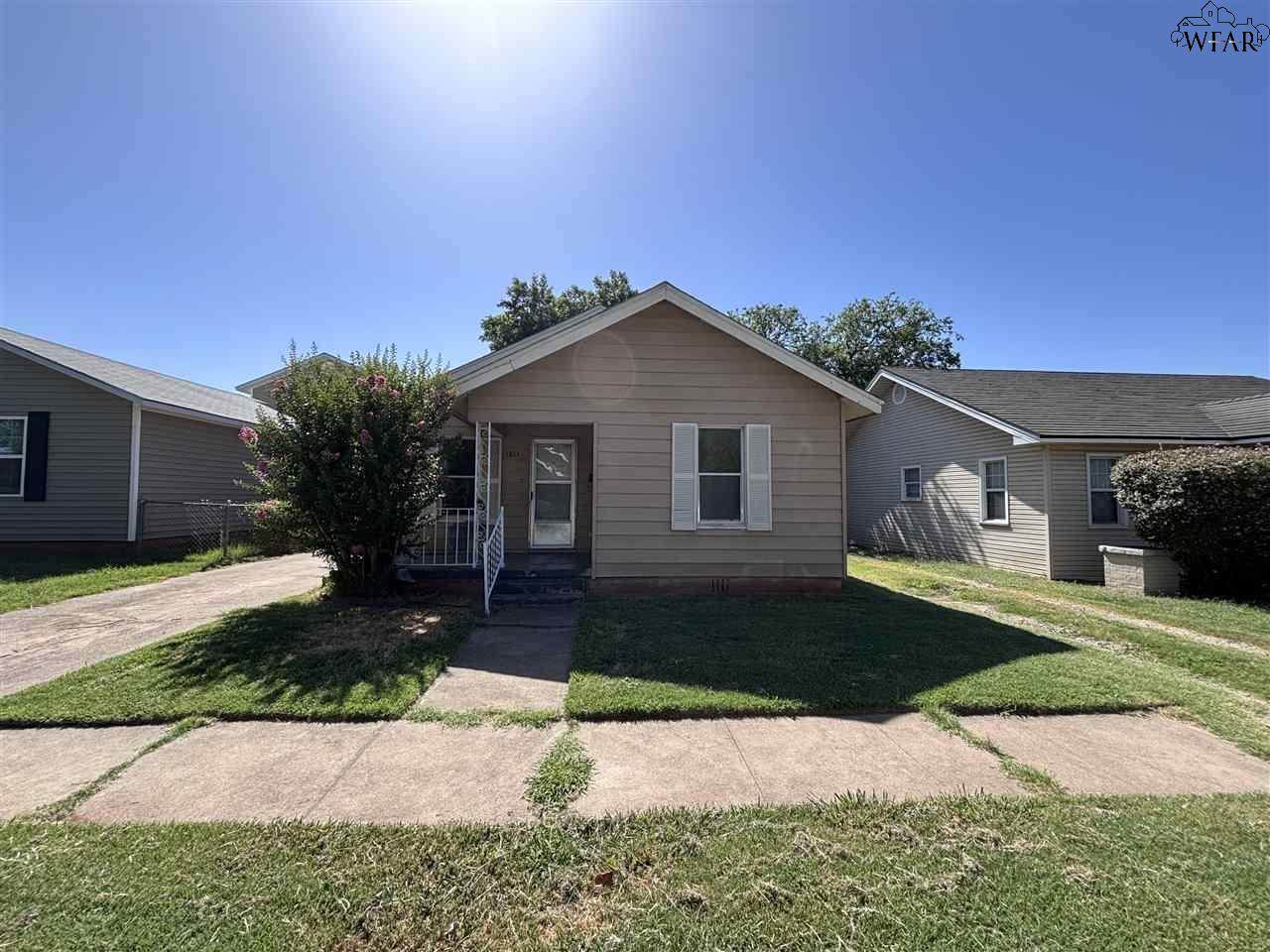1811 Grant Street - Photo 1