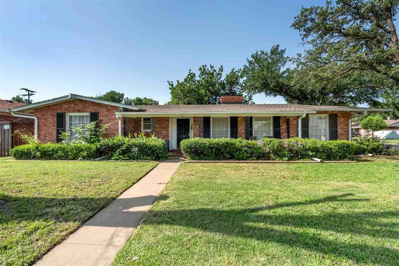 1587 Singleton Avenue - Photo 1