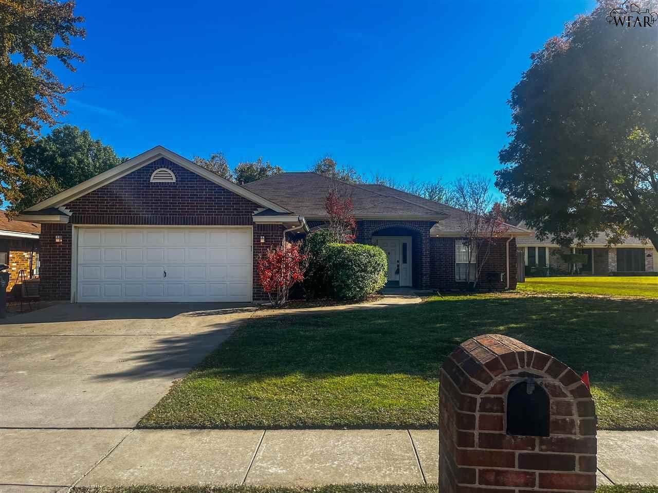 2324 Hunters Glen - Photo 1