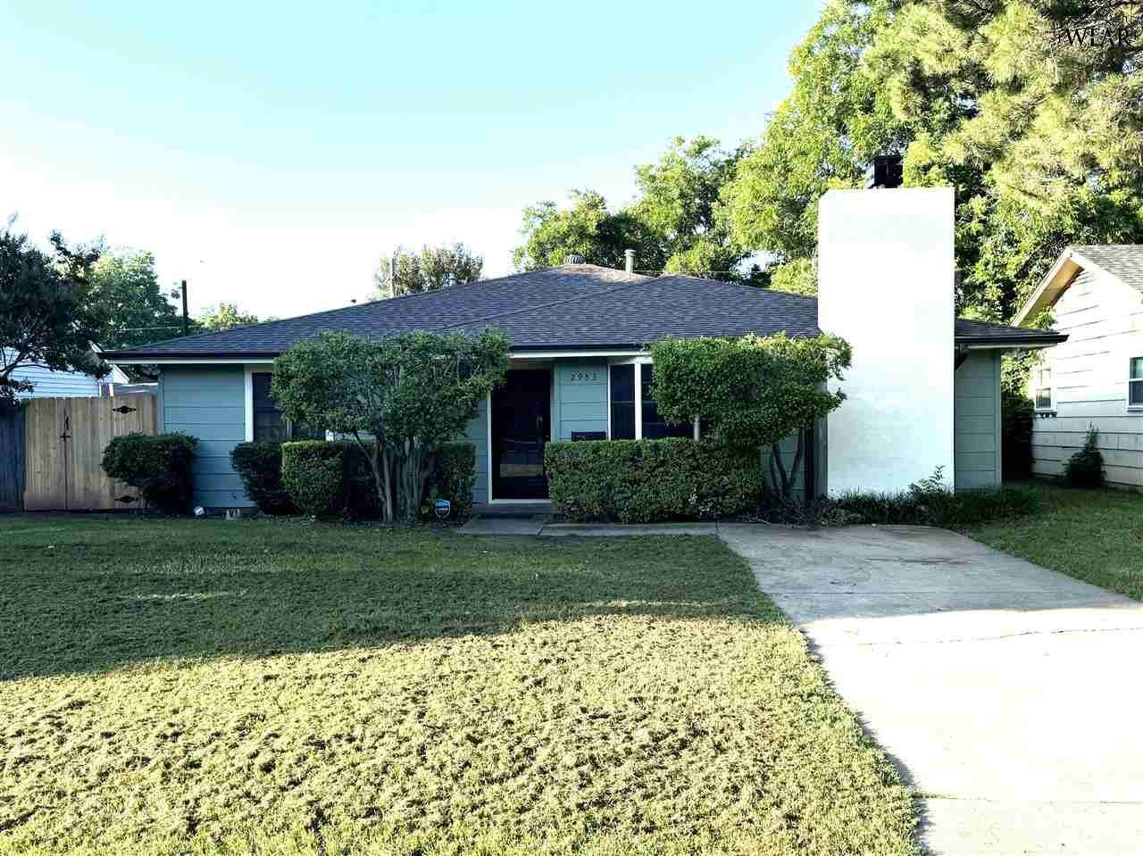 2953 Stearns Avenue - Photo 1
