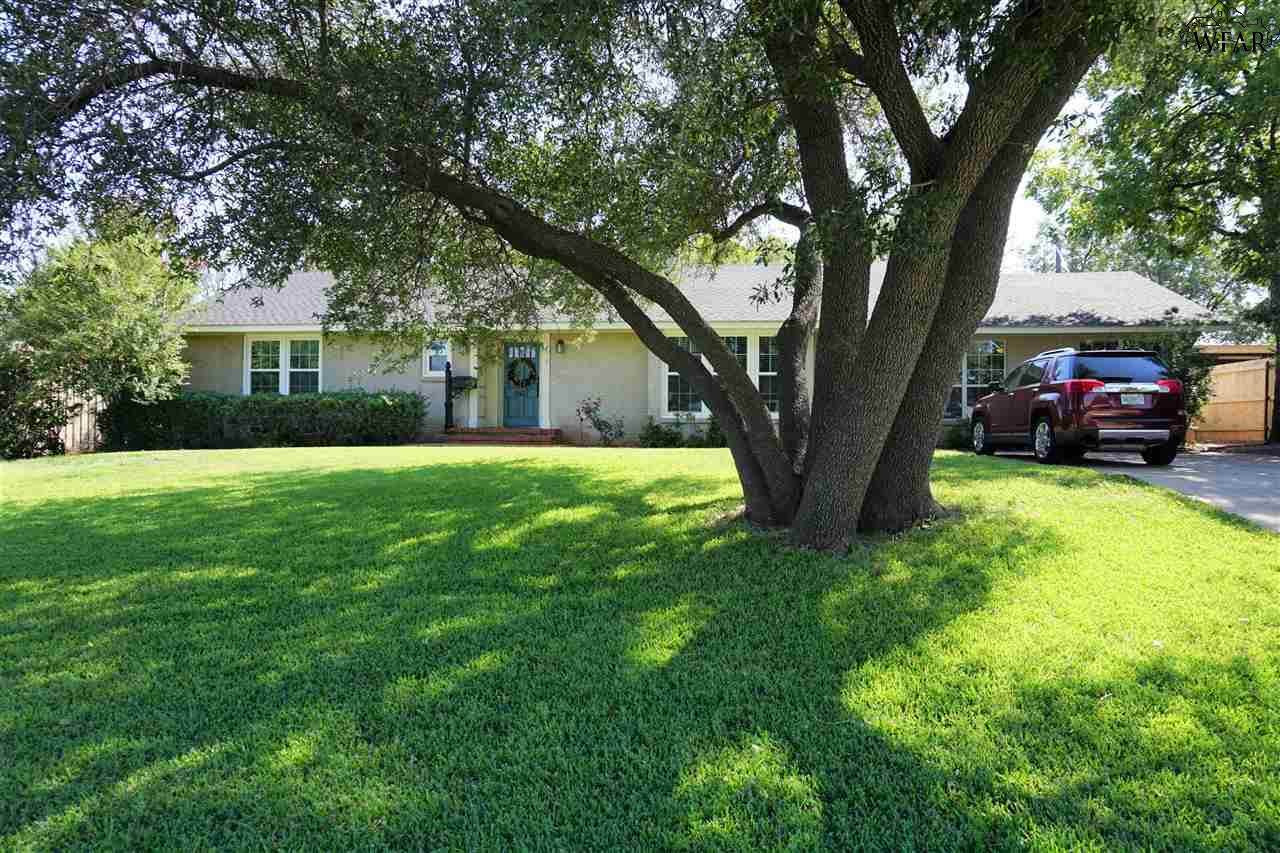 1607 Arlington Street - Photo 1