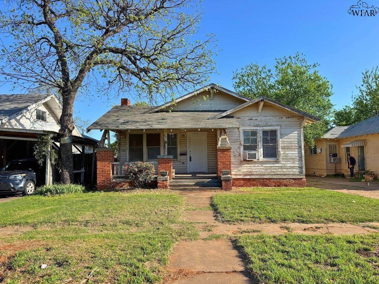 1916 7TH STREET - Photo 1