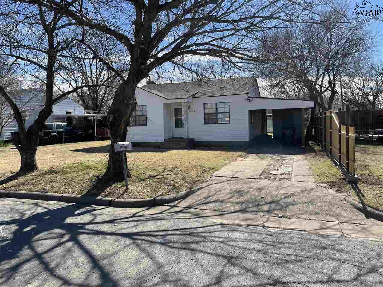 1615 Oceola Avenue - Photo 1