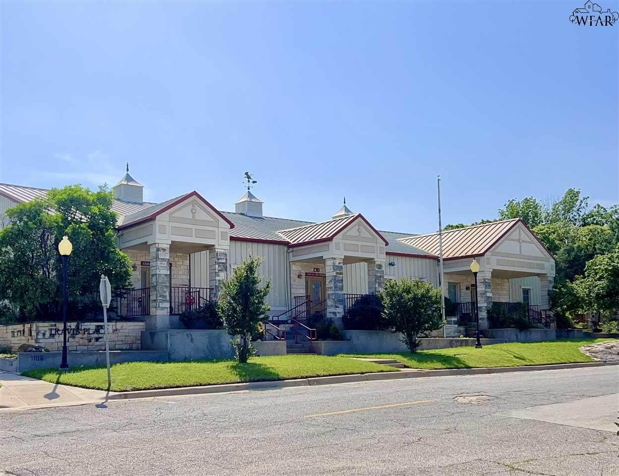 1106 Travis Street - Photo 1
