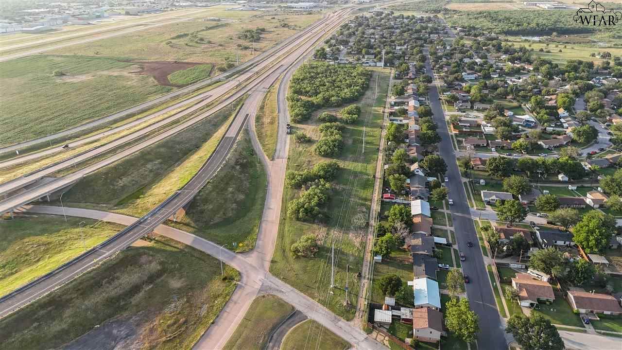 4901 Henry S Grace Freeway - Photo 1
