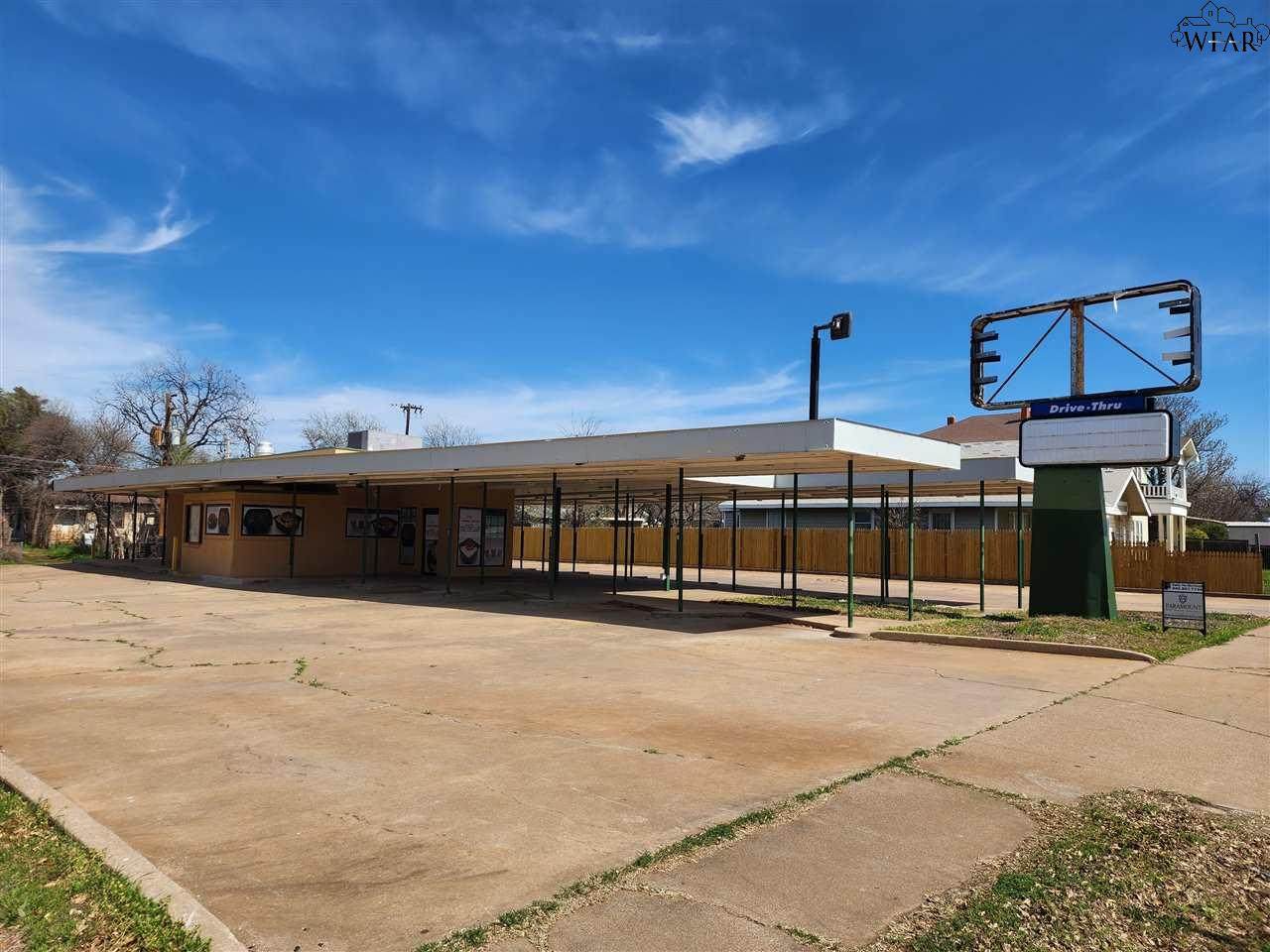 2112 9TH STREET - Photo 1
