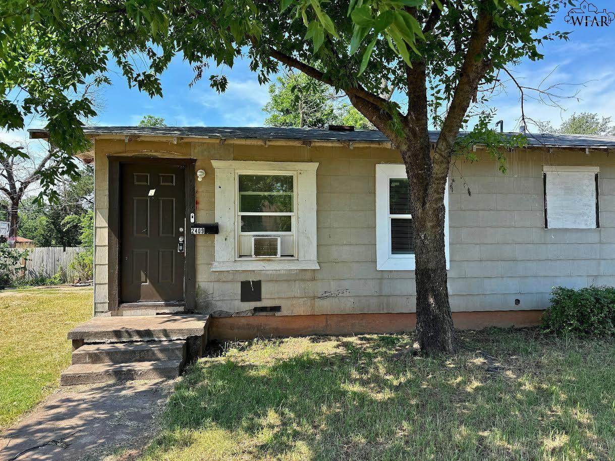 2409 Avenue D - Photo 1
