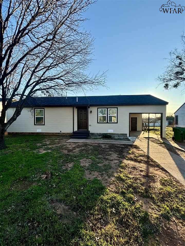 1639 Best Boulevard - Photo 1