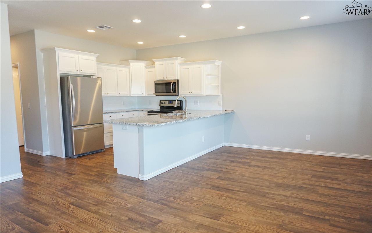 4703 Belair Boulevard - Photo 1