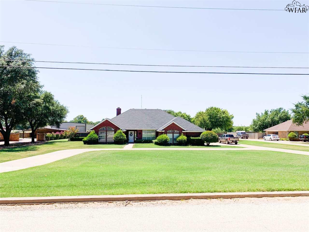 905 Grossman Street - Photo 1