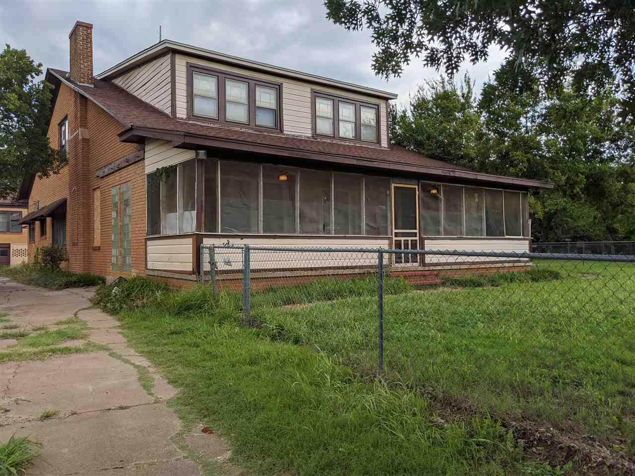918 Fort Worth Street - Photo 1