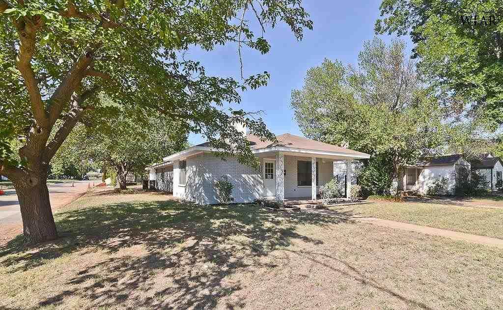 1822 Ardath Avenue - Photo 1