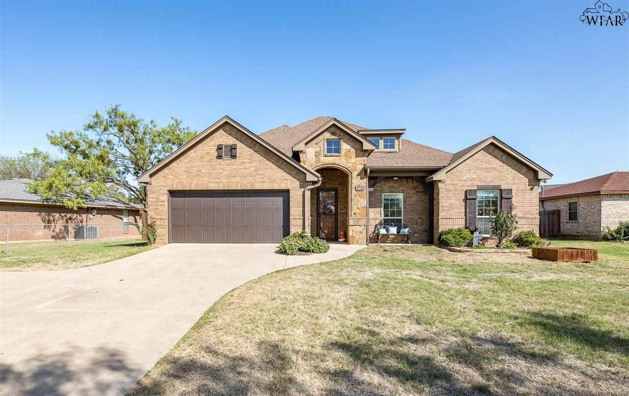906 Shoreline Drive - Photo 1