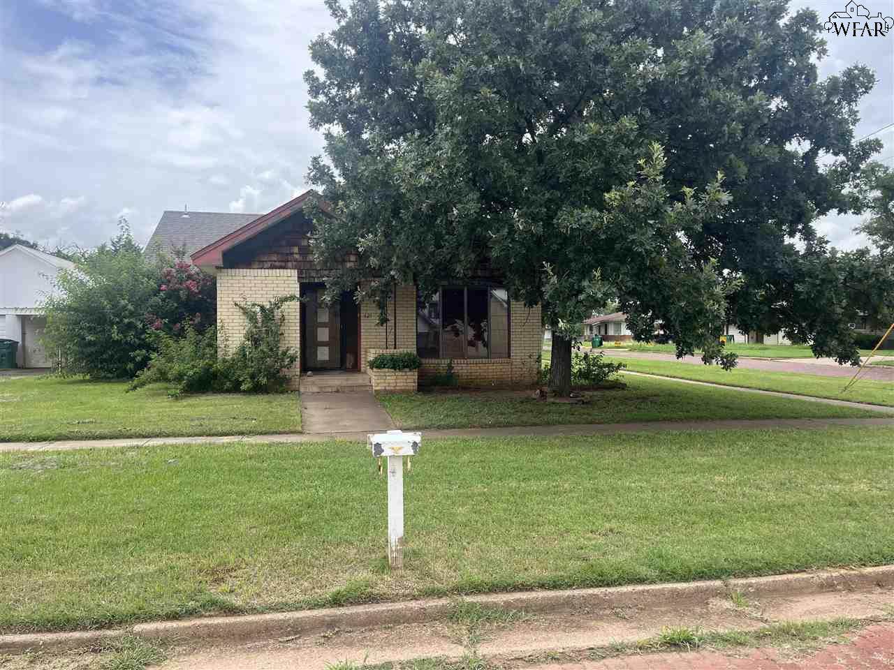 421 Wichita - Photo 1