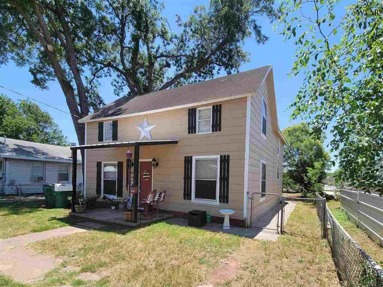 406 Park Street - Photo 1