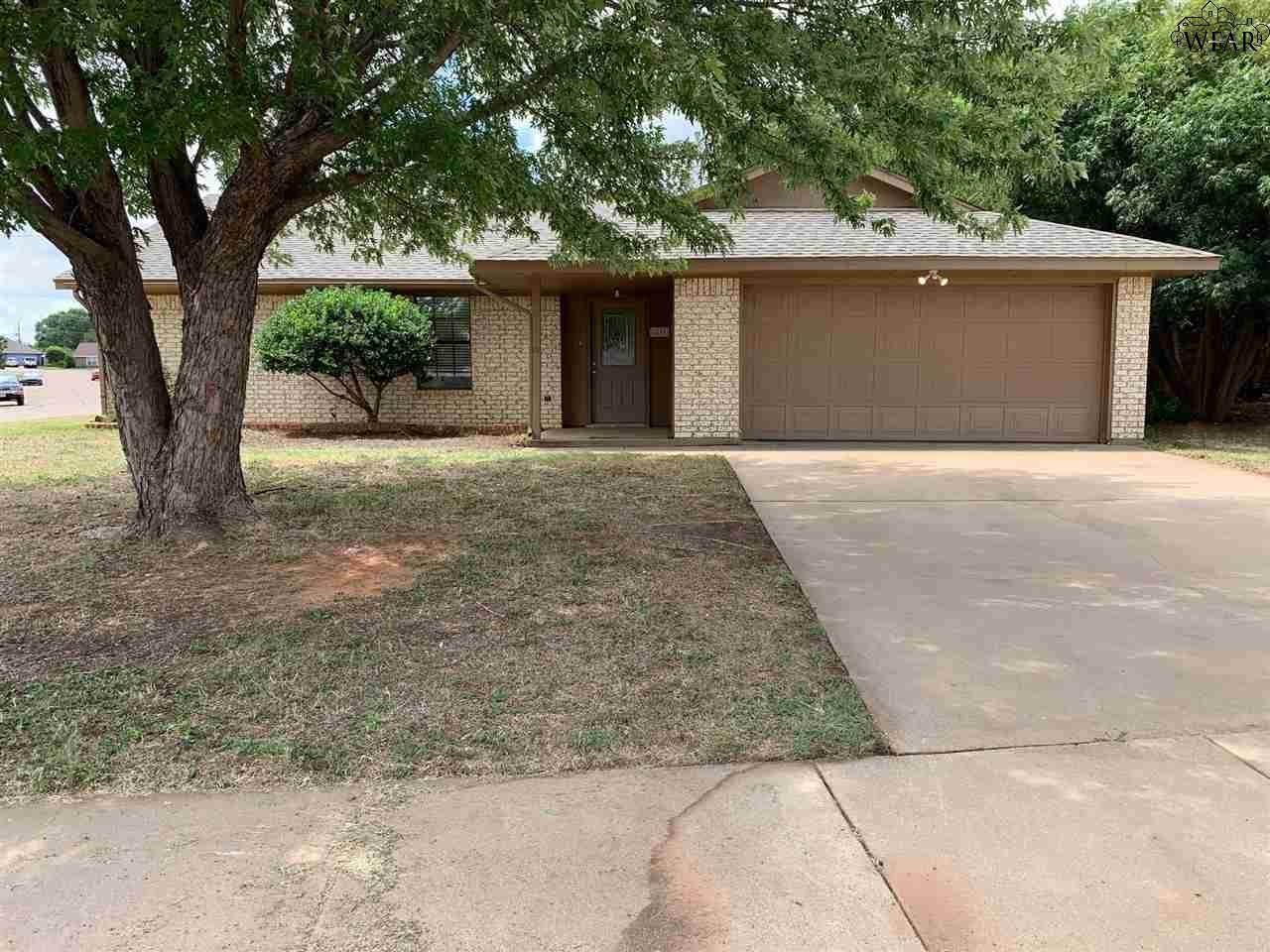 5400 Greentree Avenue - Photo 1
