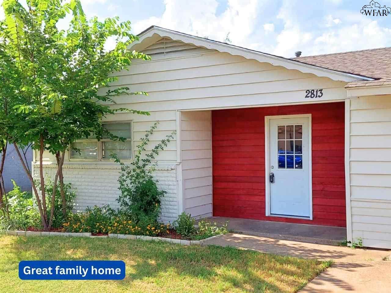 2813 Roanoke Drive - Photo 1