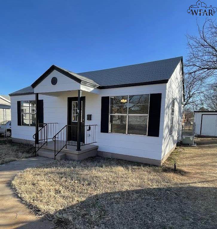 3005 Kessler Boulevard - Photo 1